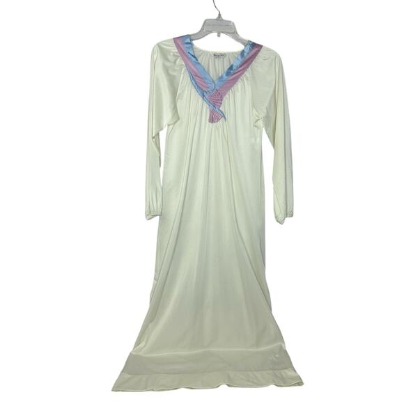 VTG Vanity Fair Ivory Nylon Fleece Backing Satin Trim V Neck Lounge Nightgown P - Picture 1 of 5